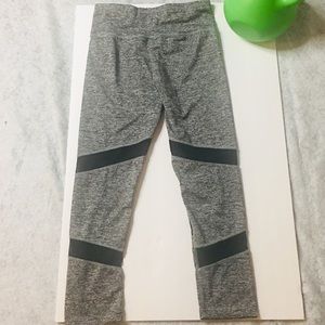 Mesh Black & Pebblestone Grey Yoga leggings small